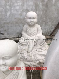 tượng chú tiểu bằng đá 