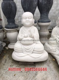 Tượng Chú tiểu tụng kinh