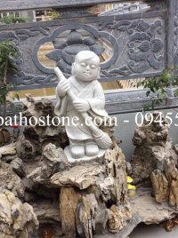 Tượng chú tiểu đá trắng nguyên khối