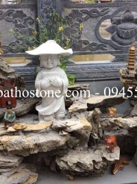 Tượng chú tiểu đá trắng nguyên khối