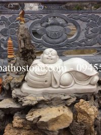 Tượng chú tiểu đá trắng nguyên khối