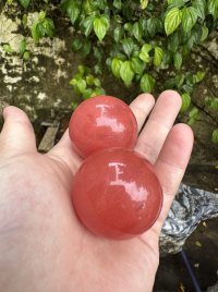 Quả Cầu thạch anh phong thủy màu đỏ 