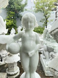 Tượng cậu bé đứng đái cao ̉60cm.