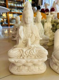 Tượng Quan Âm bằng đá cao 35cm- Tượng Phật ngồi bằng đá cao 35cm