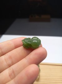 Mặt tỳ hưu ngọc bích làm dây chuyền, vòng tay