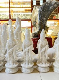 Tượng Quan âm bằng đá cao 40cm