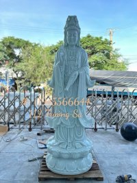 Tượng Phật Quan âm đứng đá trắng xanh cao 2,5m.