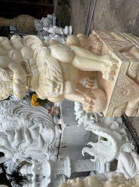 Kỳ lân đá vàng