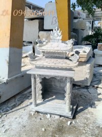 Khóm thờ bằng đá