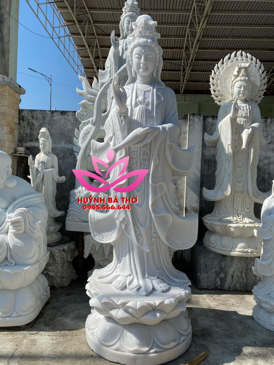 Tượng Bồ Tát Quan âm đứng đài sen cao 3m 